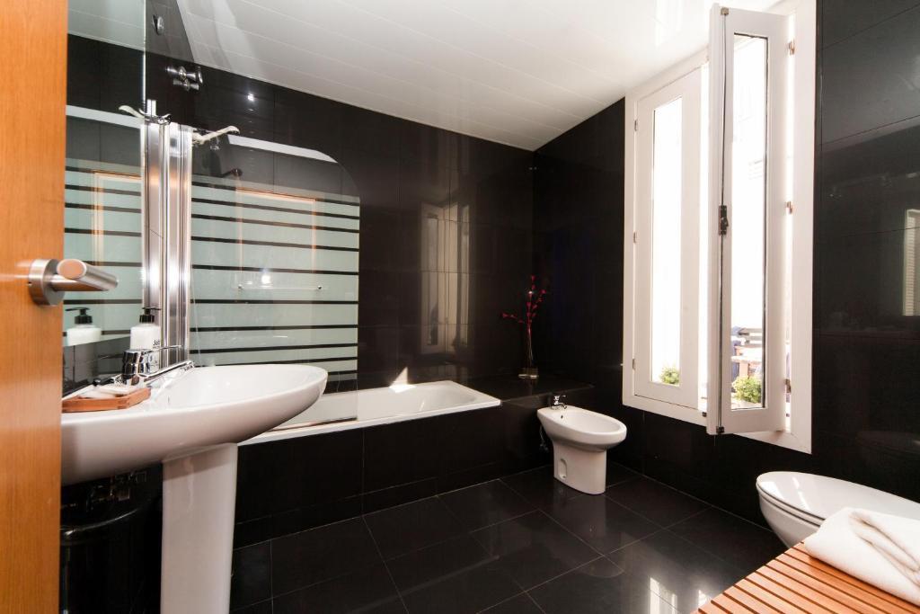 La Casa Del Conde De Gelves Apartments Севилья Номер фото
